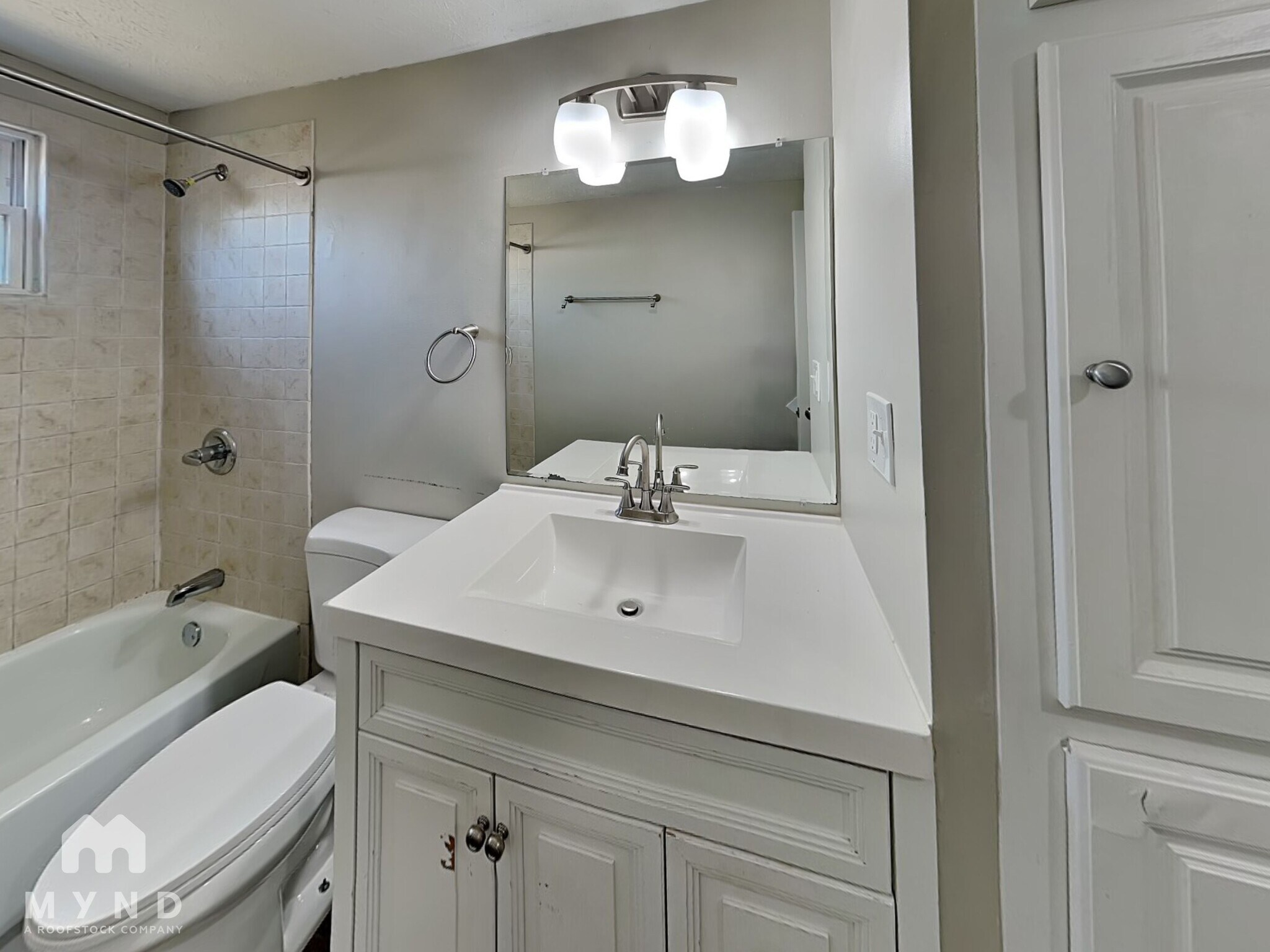 Building Photo - 545 Pickerington Hills Dr