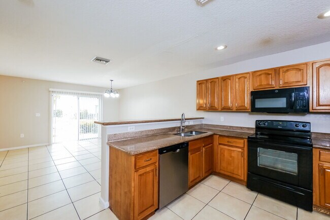 Building Photo - 997 SW 15th St