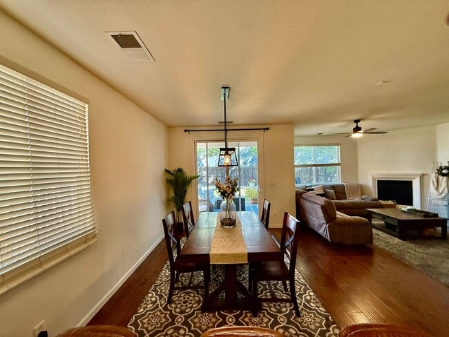 Building Photo - Great home in a cul de sac