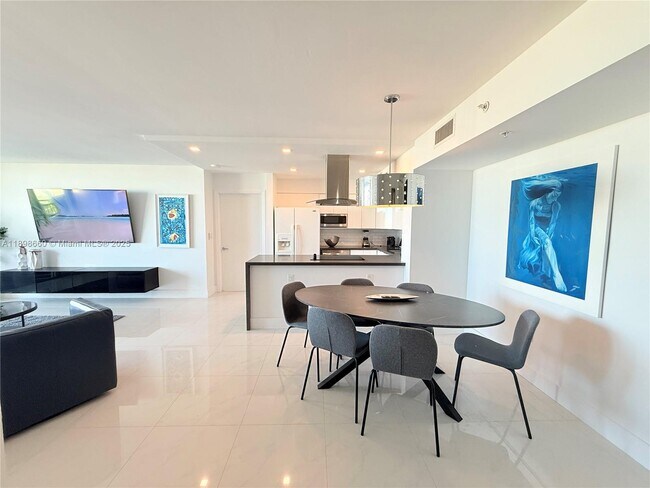 Building Photo - 90 Alton Rd