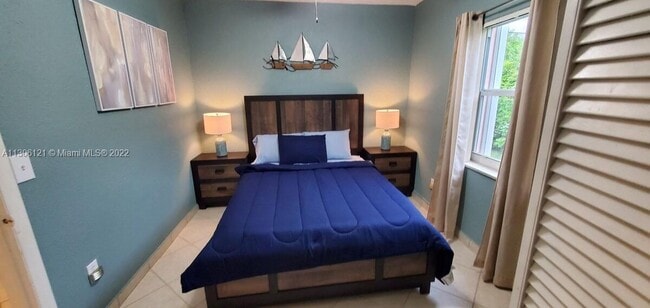 Building Photo - 1679 NE 175th St