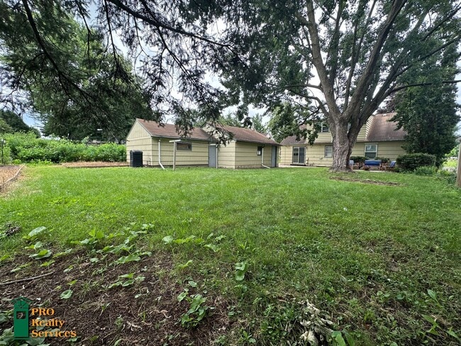 Building Photo - 3 Bedroom Home in St. Paul
