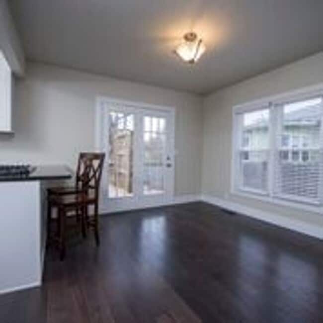 Building Photo - Available June 15!