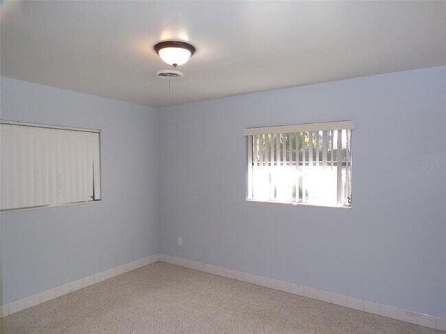 Building Photo - 2982 SE 110th St