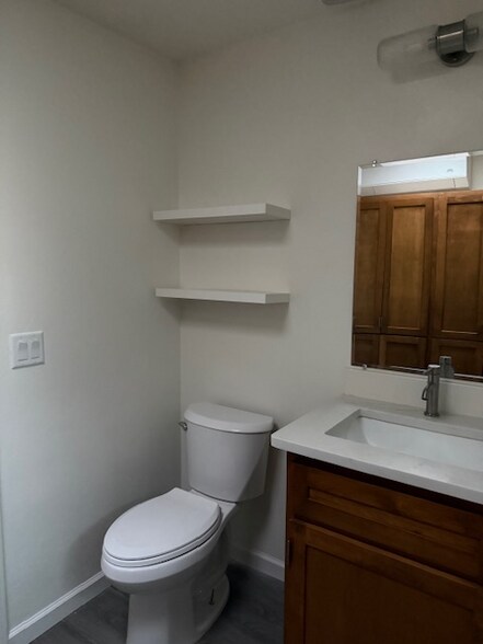 Building Photo - 5564 E Camden St