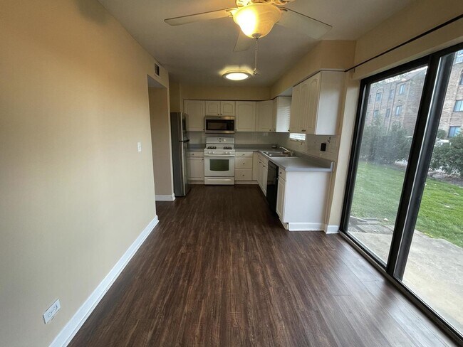 Building Photo - 240 E Rimini Ct