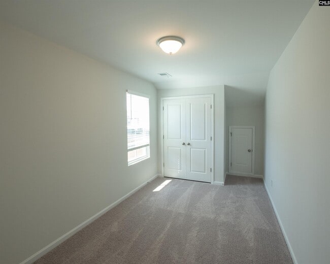 Building Photo - 708 S Long Star Wy