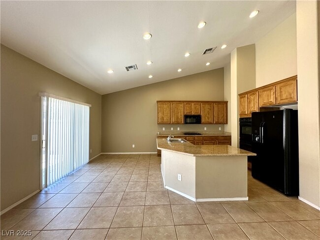 Building Photo - 8686 Bolton Ct