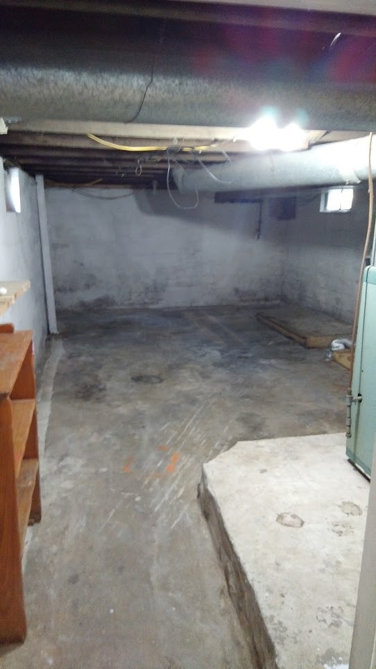 Building Photo - 613 E Water St