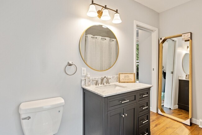 Building Photo - 13 Prospect St