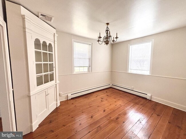 Building Photo - 970 Disston View Dr
