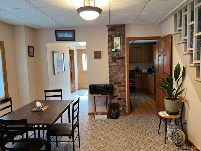 Dining Room - 605 W Houghton Ave