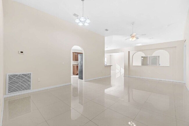 Building Photo - Spacious 3BR Home with Tile Floors & Spa-Like Primary Suite – Marion Oaks