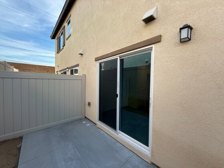 Backyard patio - 7512 Fig Grove Ln