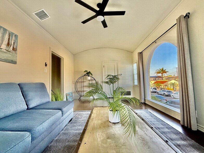 Primary Photo - 211 Corona Ave