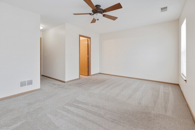 Building Photo - 840 Amelia Ct