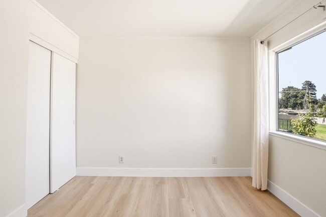 Building Photo - Remodeled 2 Story 3 Bed 1.5 Bath Townhome in Mountain View