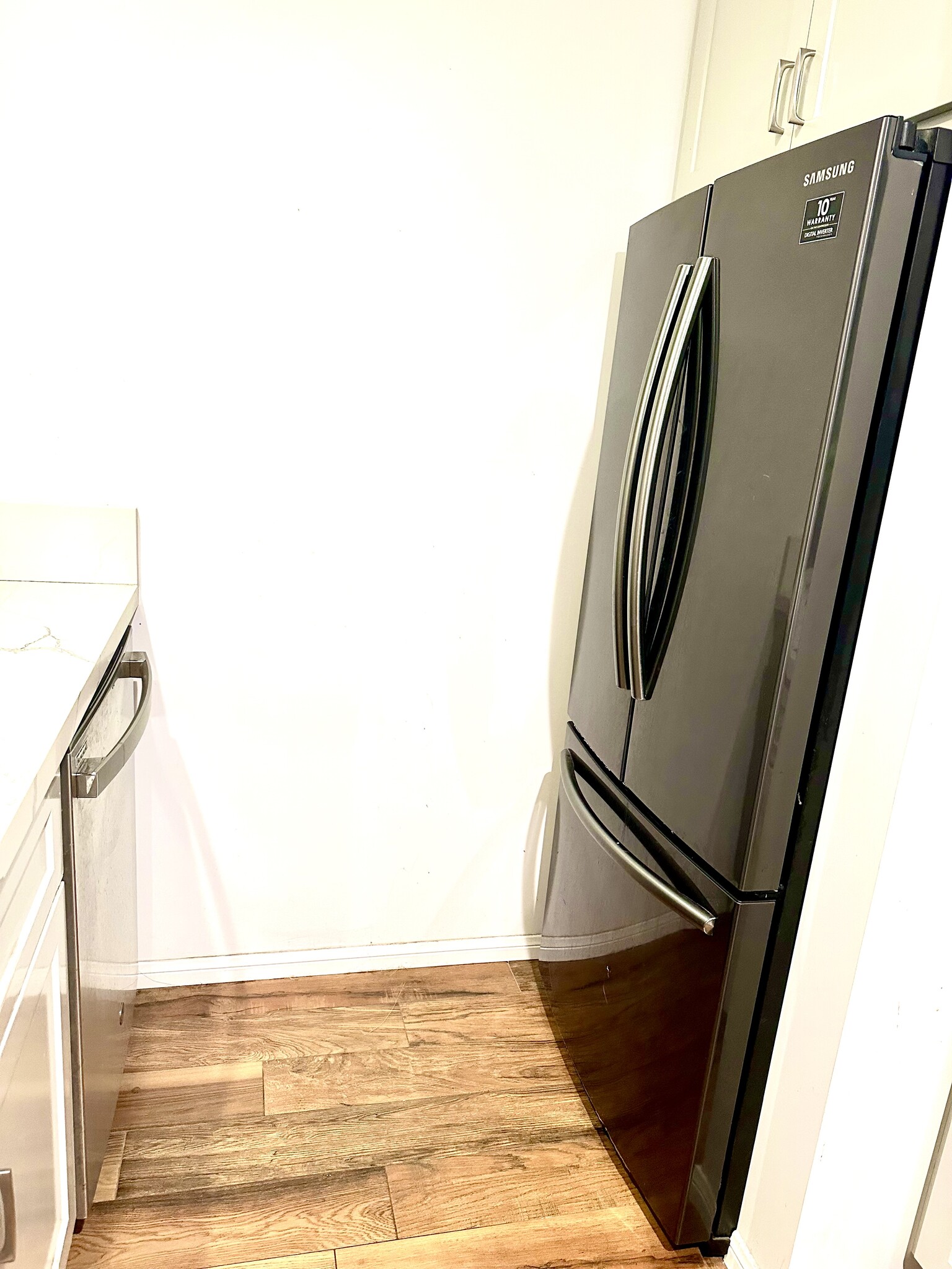 New appliances including French door refrigerator - 3163 Helms Ave