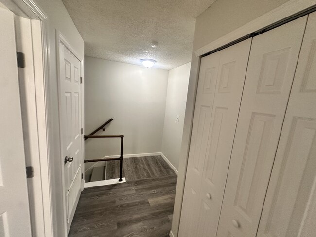 Building Photo - 1013 Spring Meadow Dr
