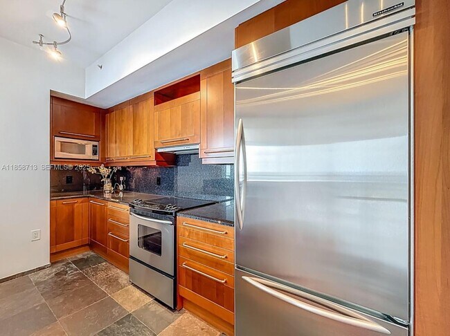 Building Photo - 333 Las Olas Way