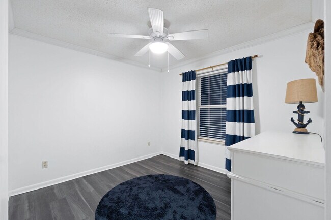 Building Photo - 300 Gulf Shore Dr