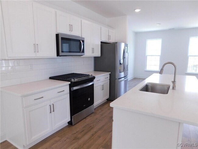 Building Photo - 7037 Leire Ln