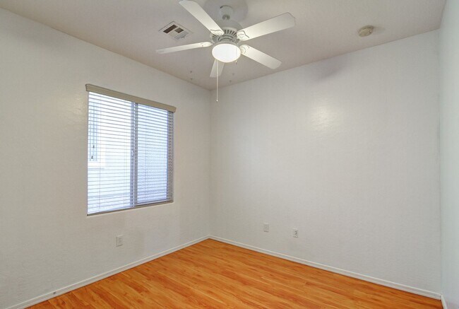 Building Photo - 2339 Tranquil Moon St