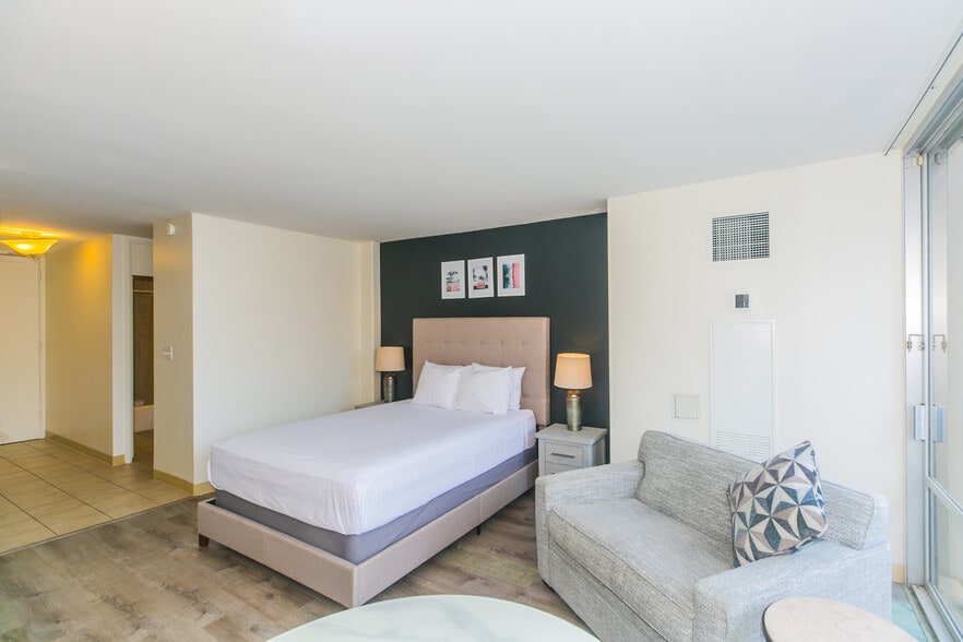 Building Photo - 1765 Ala Moana Blvd