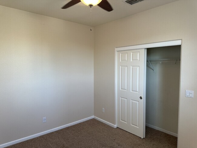 Building Photo - Lathrop 5 Bedroom 3 Bathroom Home