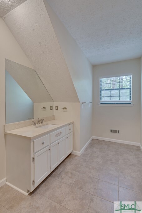 Building Photo - 130 Briarwood Ln