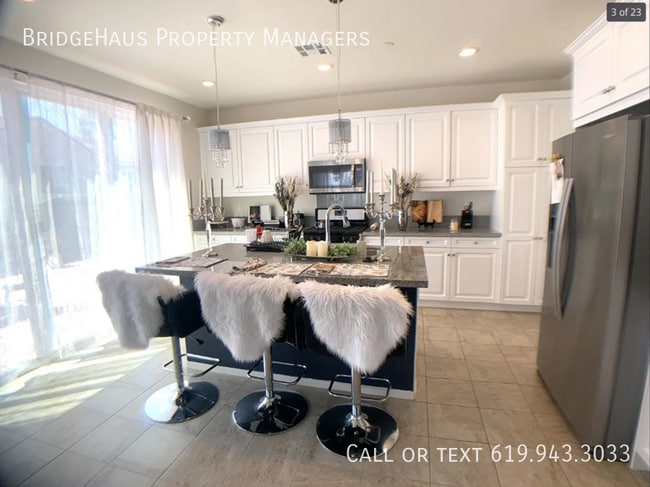 Building Photo - 1005 Cam. Aldea