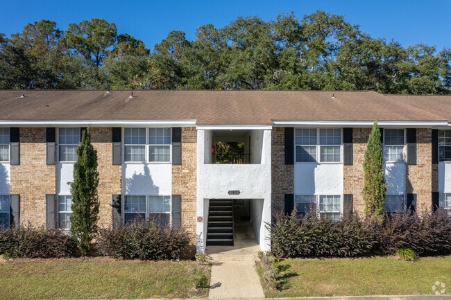 Building Photo - Sabal Palms