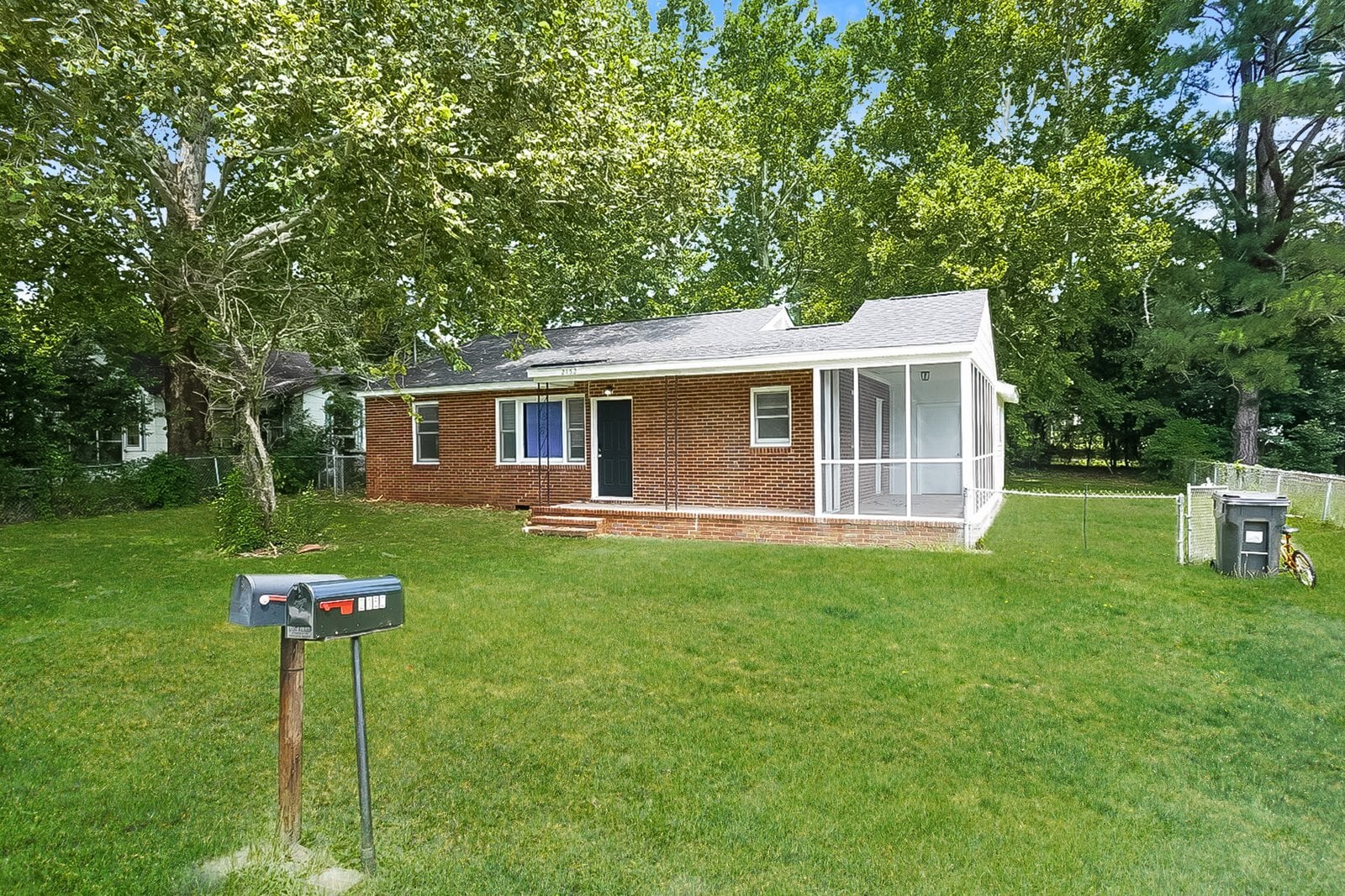 Building Photo - 2152 Bayvale Rd