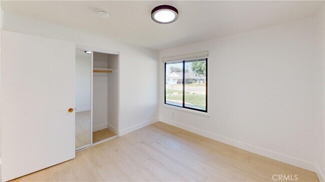 Building Photo - 2551 La Praix St