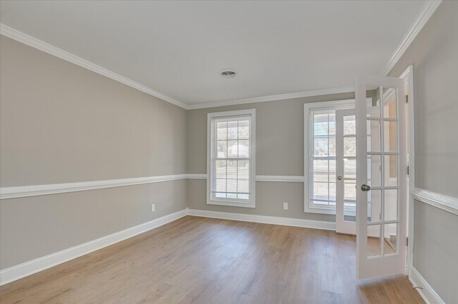 Building Photo - 238 Cavalier Dr