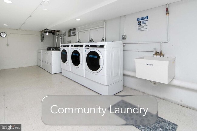 Building Photo - 11 S Black Horse Pike