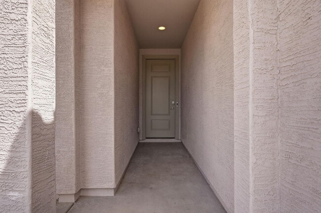 Building Photo - 2440 W Bowker St