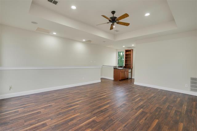 Building Photo - 5631 Longview St