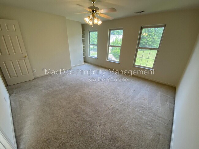 Building Photo - 9 Brown Cir