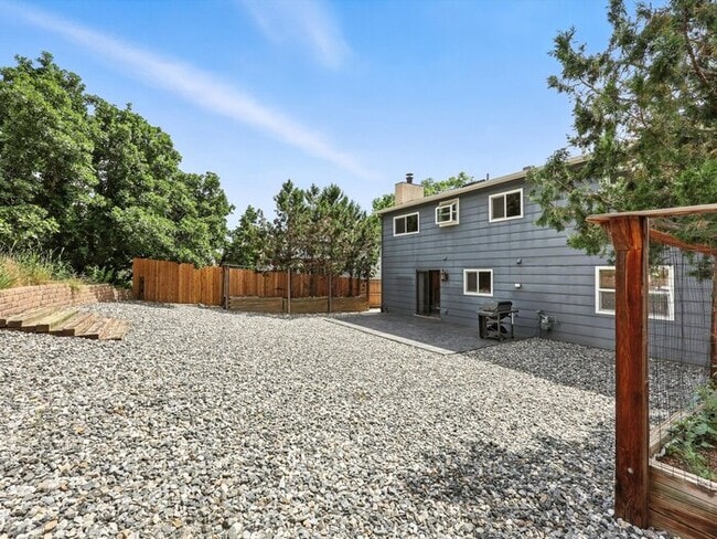 Building Photo - 6290 Pemberton Way