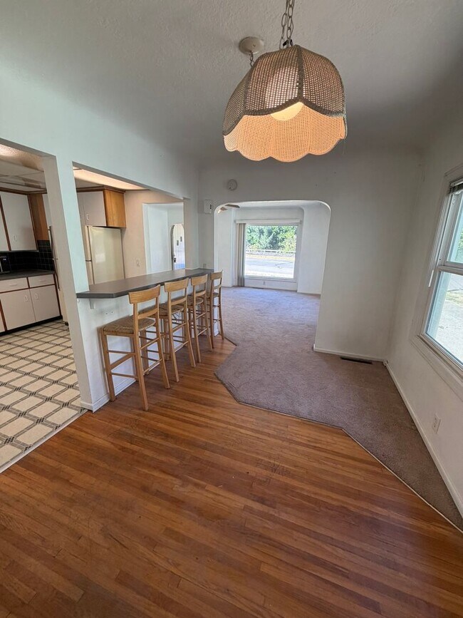 Building Photo - 2 Bedroom with a garage with Large fenced yard!