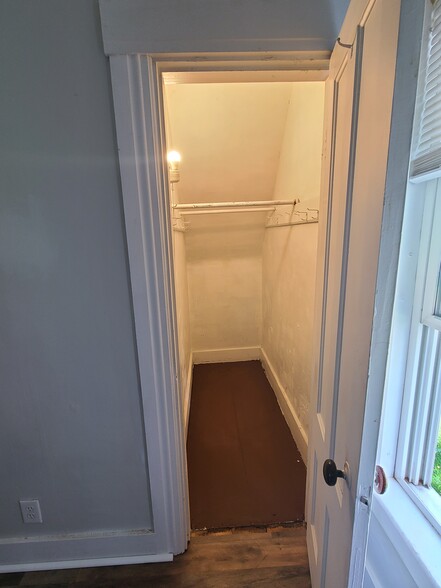 Large closet in 2nd bedroom - 57 Cartier St