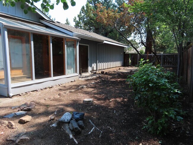 Building Photo - 61591 SE Orion Dr
