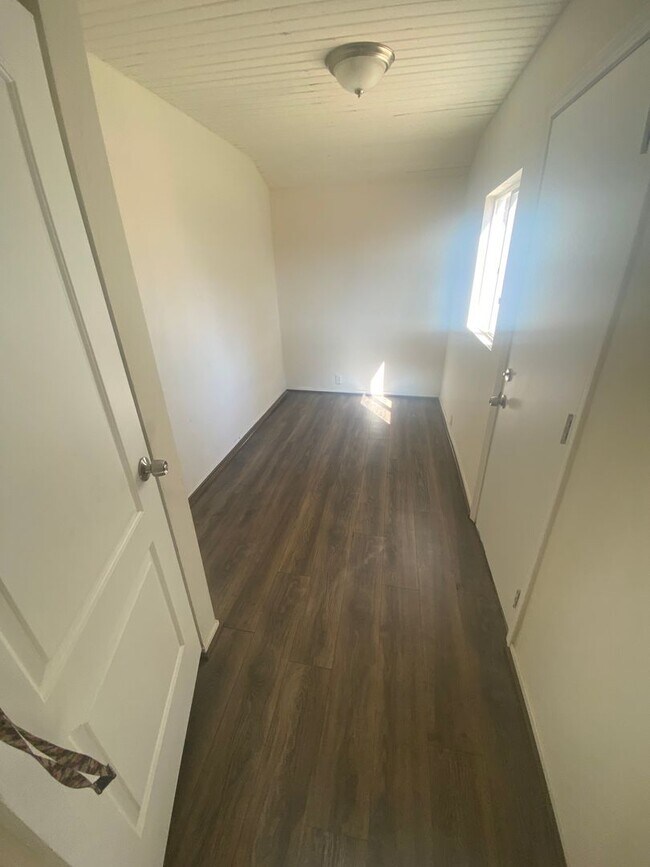 Building Photo - 429 Florinda St