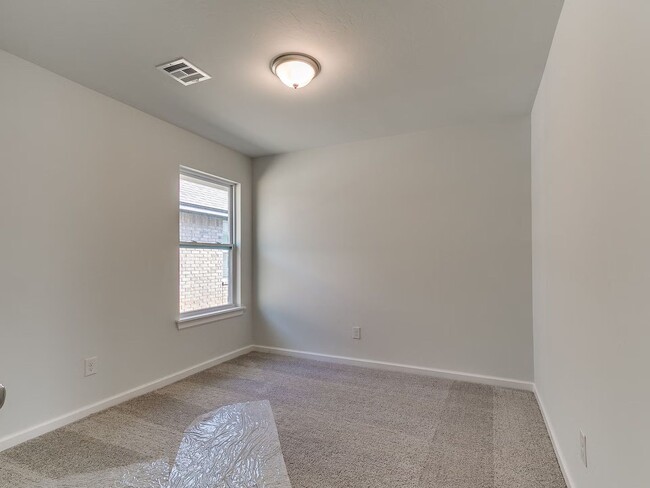 Building Photo - 1st Month Free - Stunning New Home!