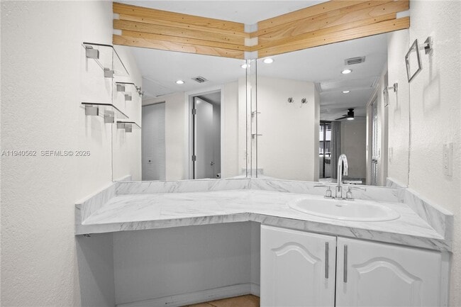 Building Photo - 8255 SW 152nd Ave