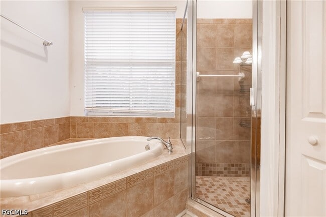 Building Photo - 12060 Lucca St