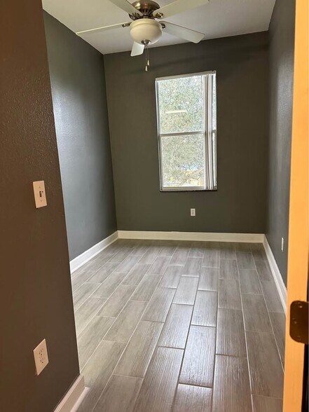 Building Photo - 617 Founders Dr