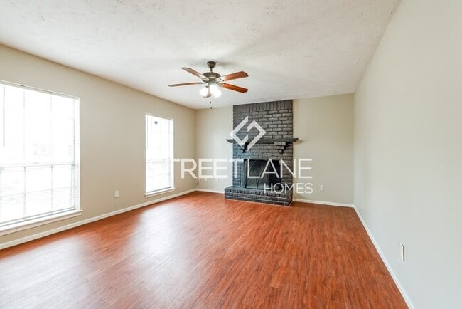 Building Photo - Spacious 4 bedroom home in Kingwood!