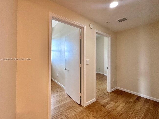 Building Photo - 5970 Indian Creek Dr